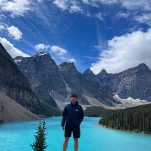 Meet your Posher, Hoàng